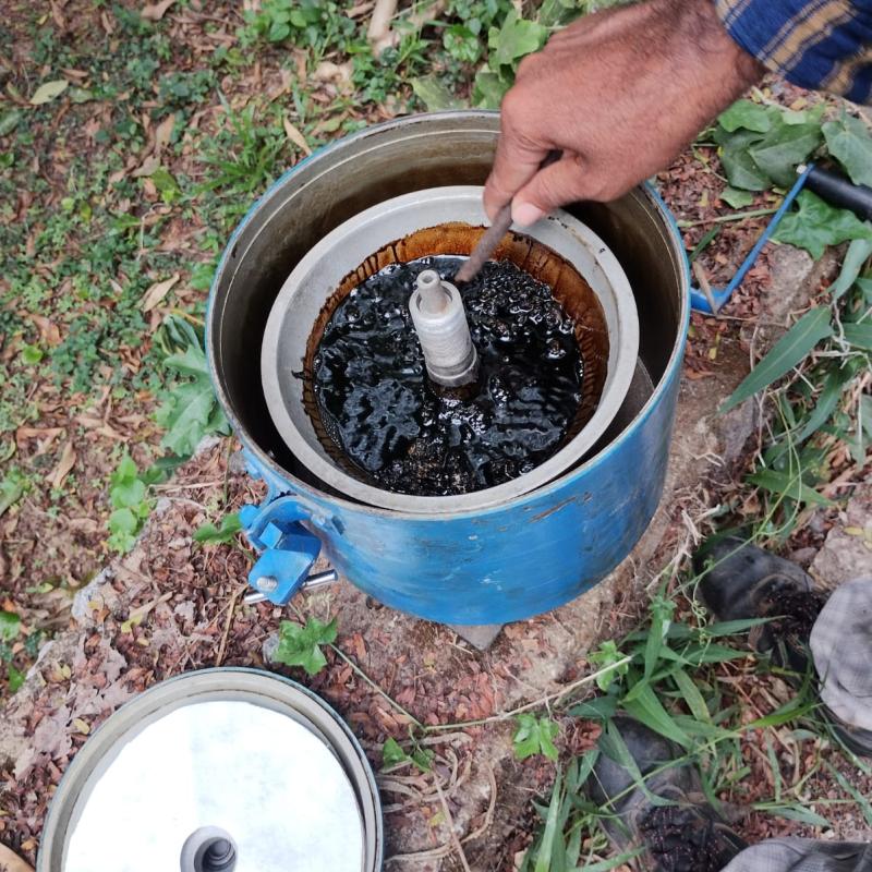 Mithrapuzha Vayanashala Road-Bitumen extraction at chainage 1/100